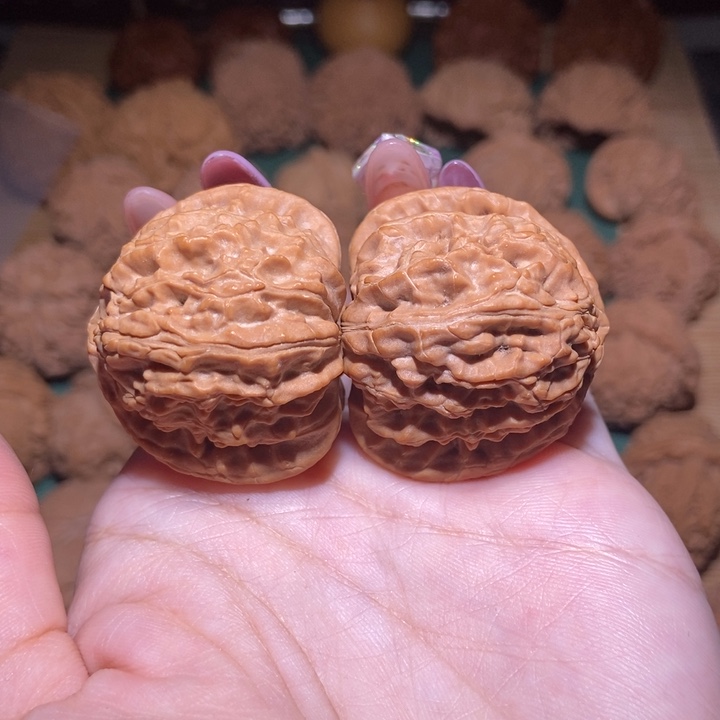 吊坠文玩核桃三角白