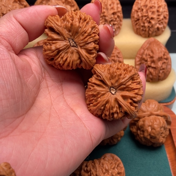 蒸***上桃核吊坠高炮南疆石44