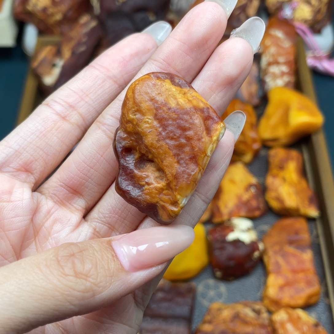 琥珀未镶嵌珠宝奇石