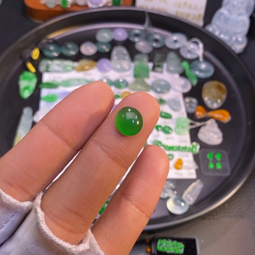 【闪购商品】翡翠挂件未镶嵌蛋