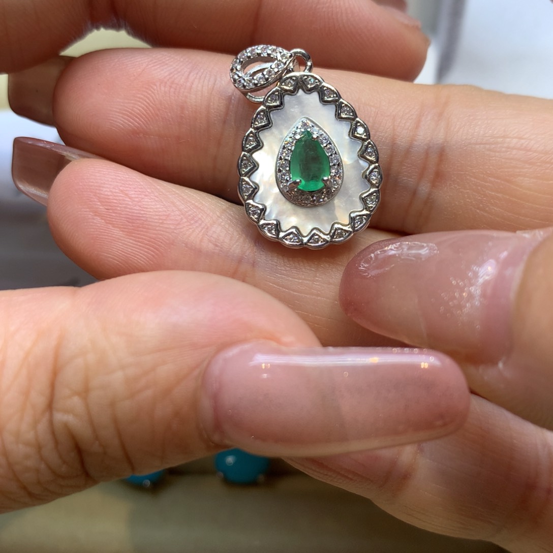 颈饰银S925镶嵌祖母绿