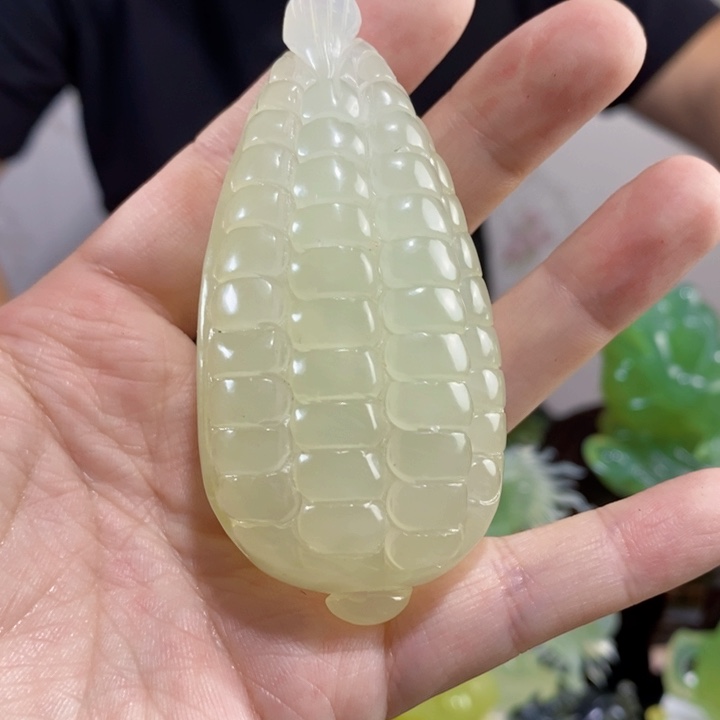 未镶嵌岫玉手把件