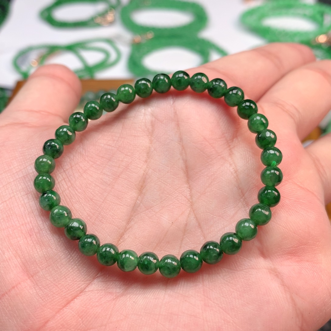 翡翠手链未镶嵌翡翠