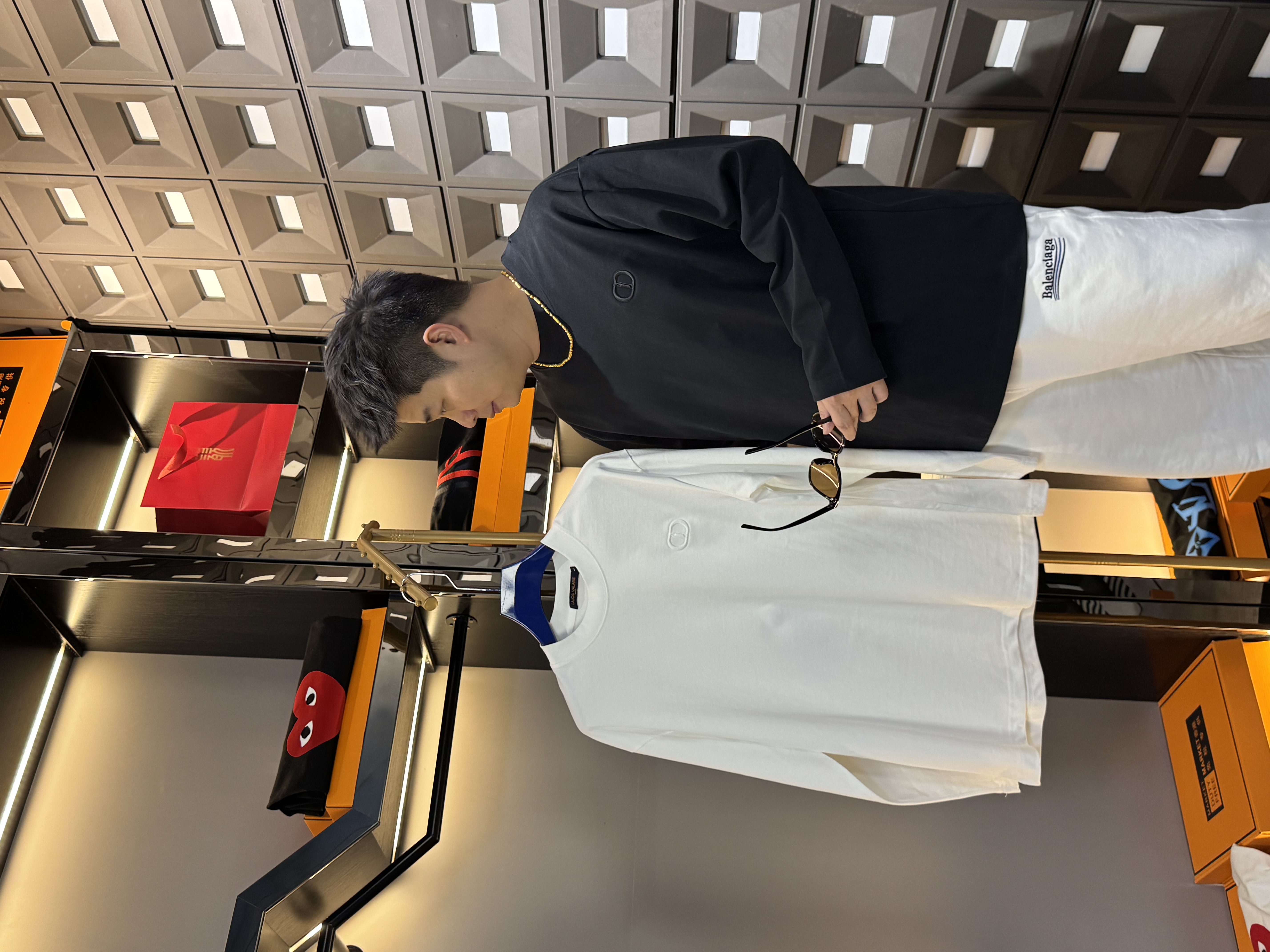 【LAJOS VALARIE】新款小标秋季长T【编号009】宽松百搭情侣长袖