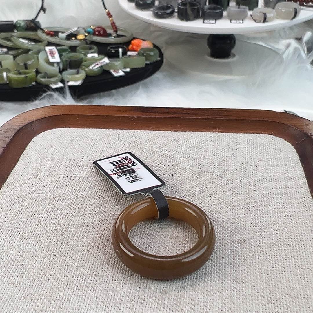 和田玉未镶嵌戒指18黄糖泥鳅背N16