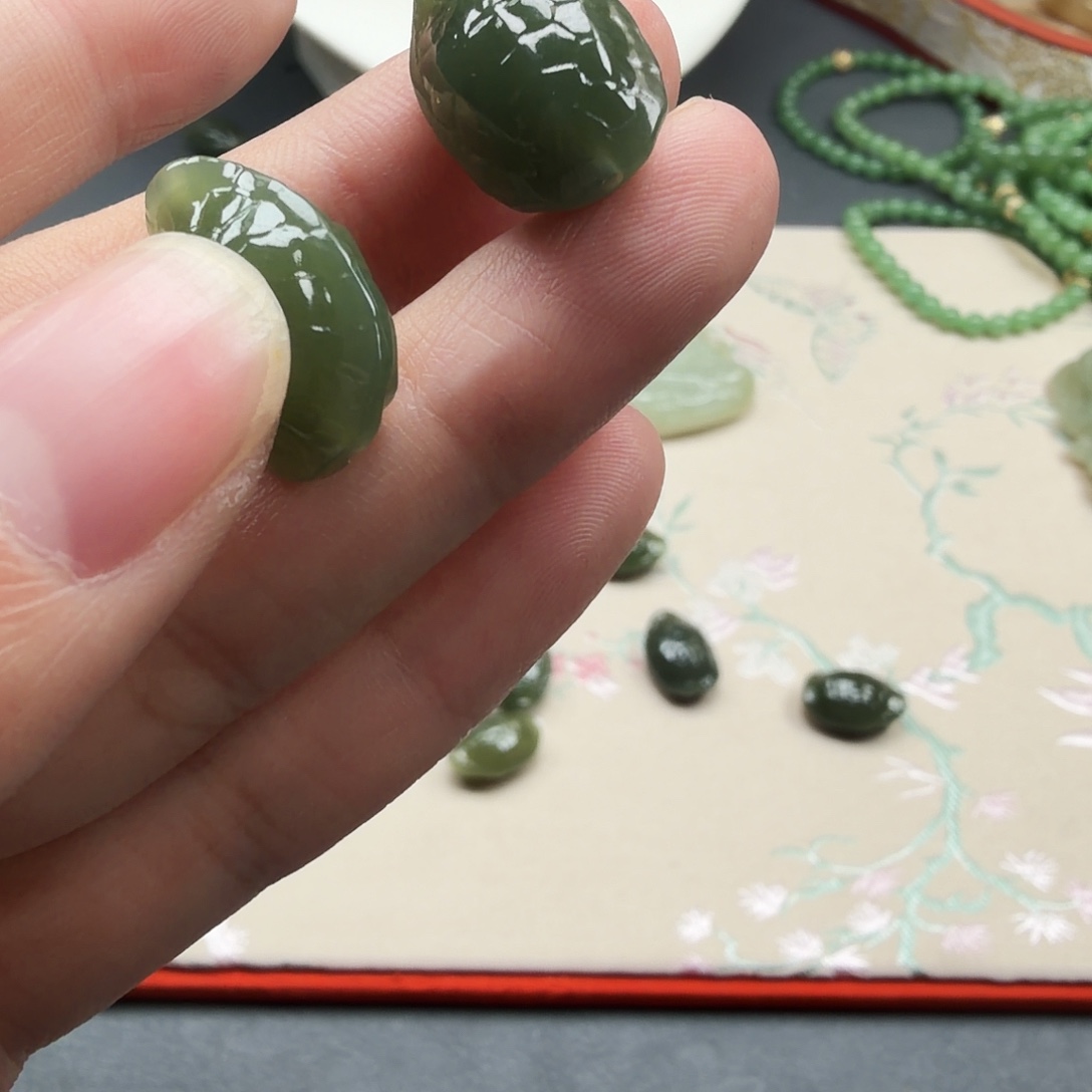 和田玉未镶嵌颈饰8