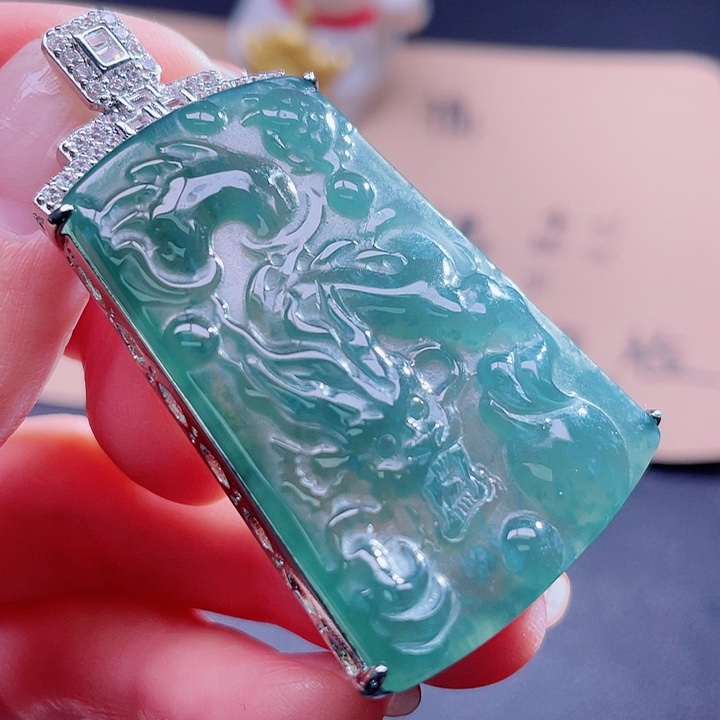 翡翠吊坠(不含链)未镶嵌