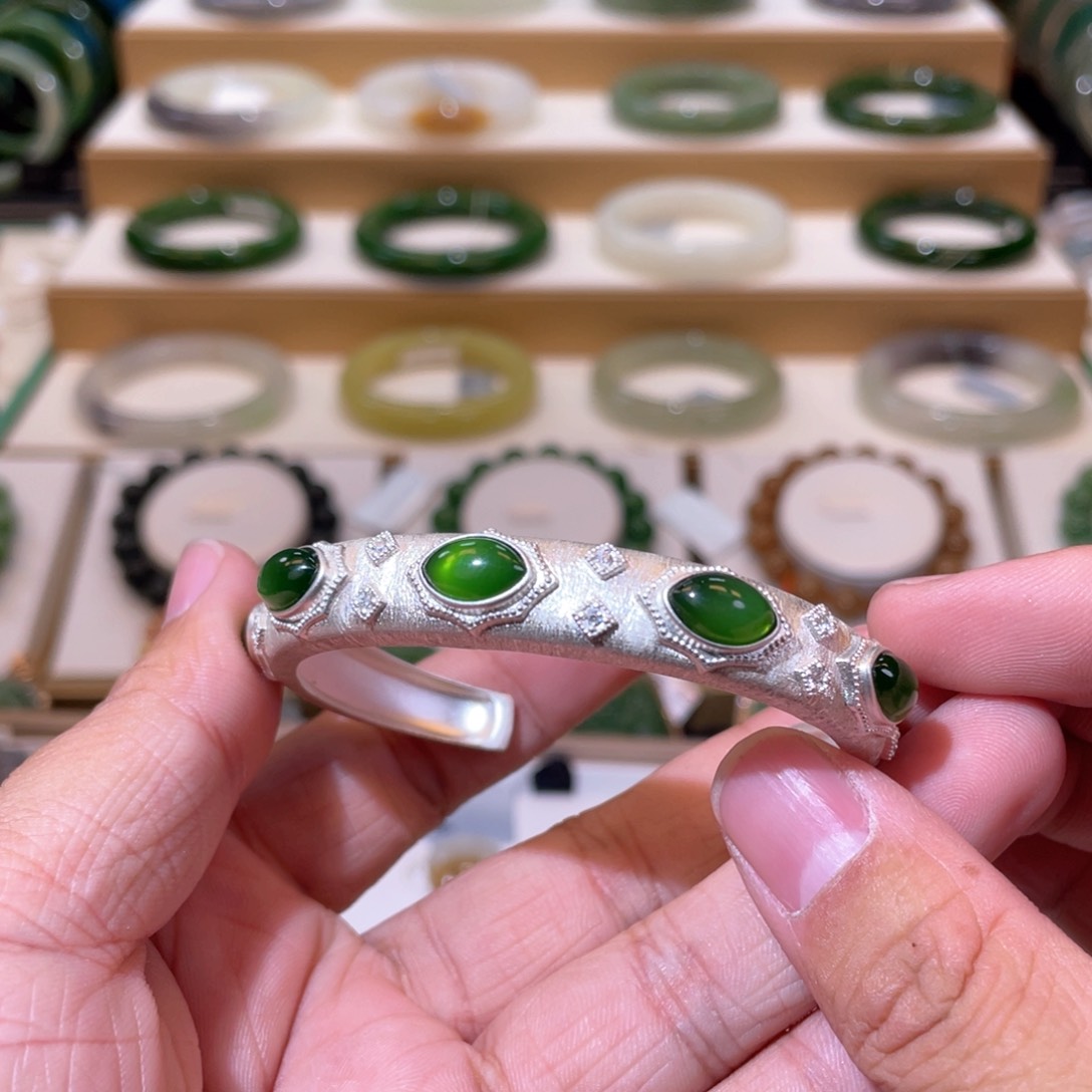 和田玉高品碧玉绿猫眼手镯银S925镶嵌