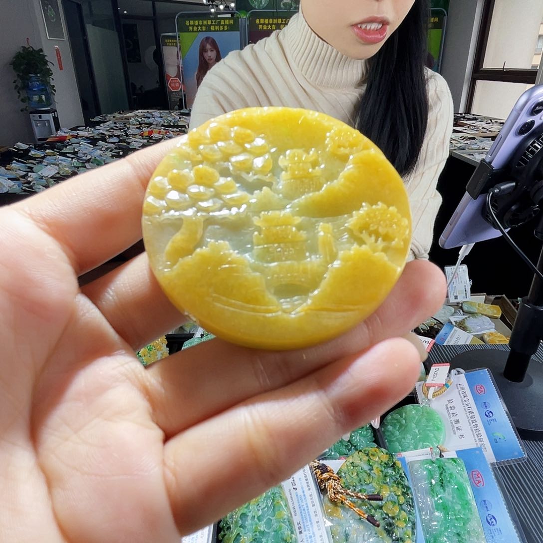 颈饰未镶嵌翡翠一