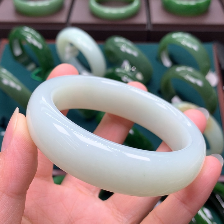 未镶嵌手镯和田玉56