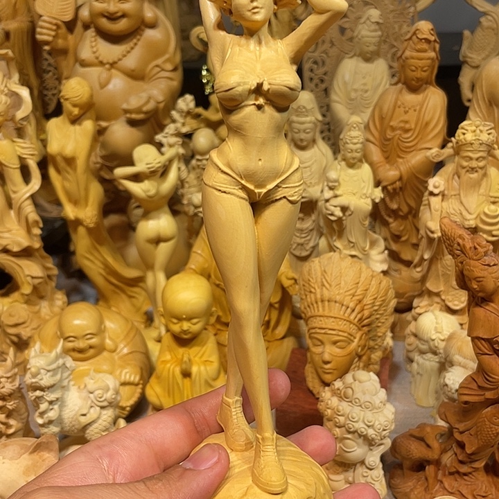 黄杨木小瑕疵运动鞋美女