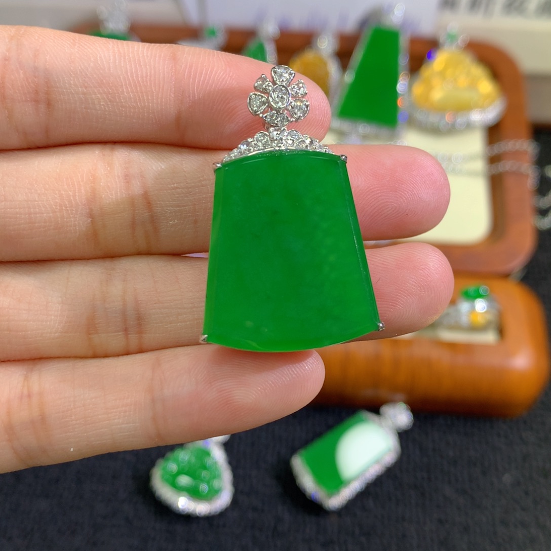 翡翠18K金镶嵌吊坠(不含链)无事牌