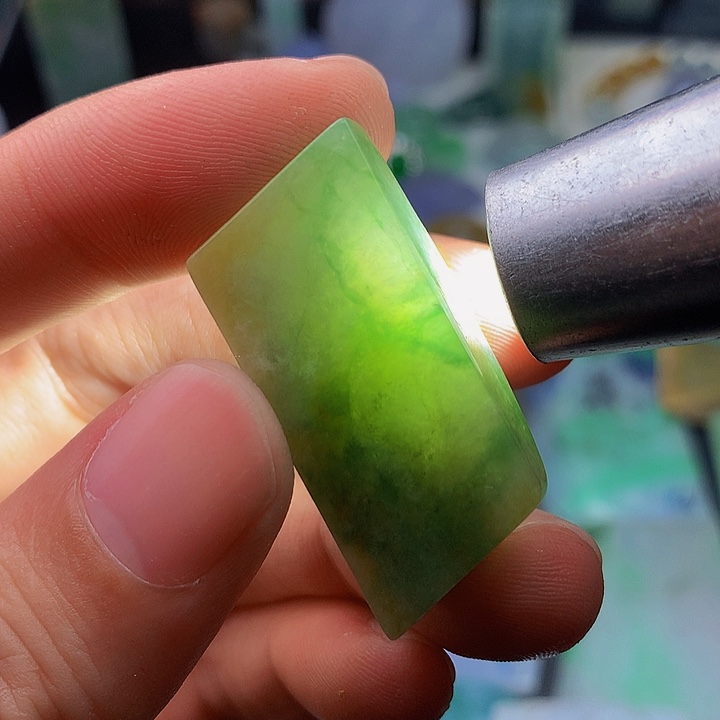 翡翠挂件未镶嵌料子