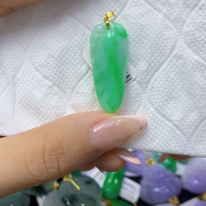 颈饰18K金镶嵌翡翠