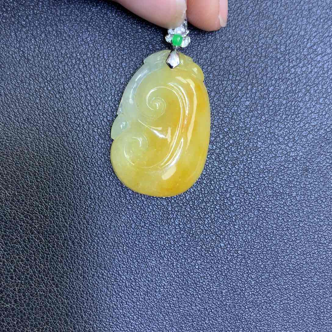 翡翠颈饰18K金镶嵌翡翠