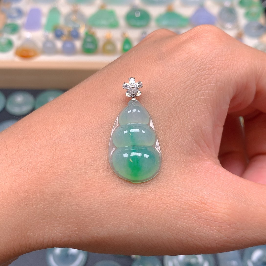 吊坠(赠链)18K金镶嵌翡翠