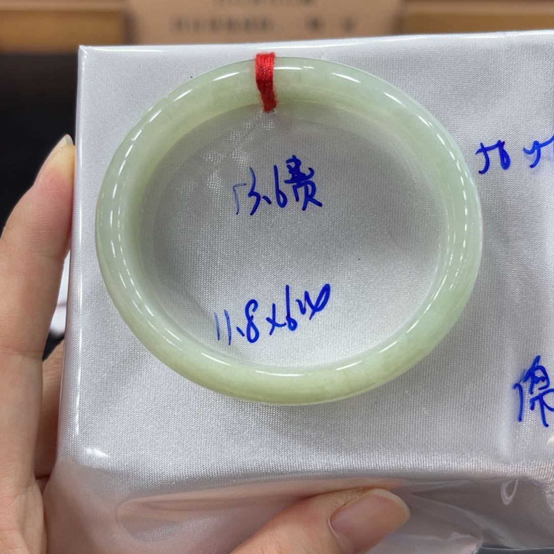 未镶嵌手镯翡翠翡翠