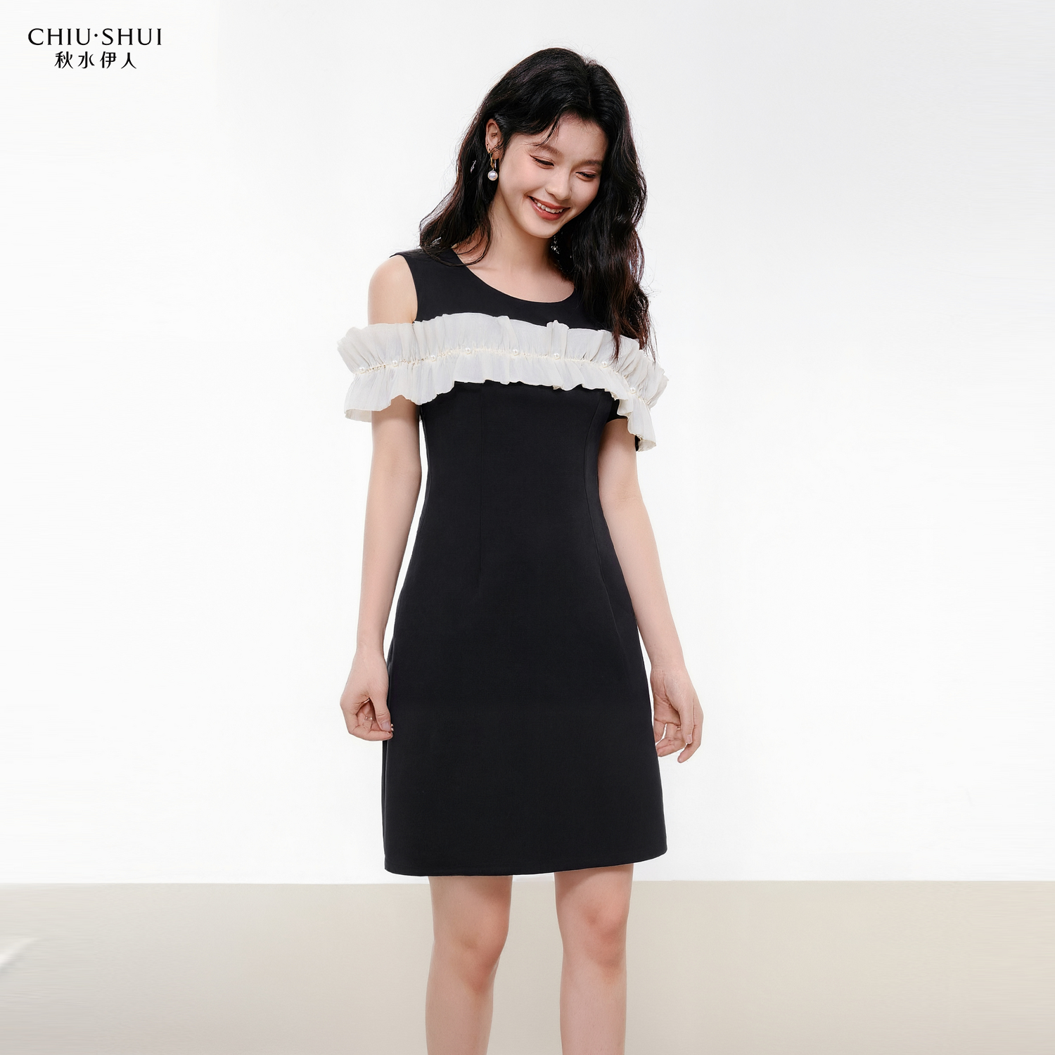 【陈大可】秋水伊人圆领连衣裙2025年夏季新款珍珠点缀裙子625234M0