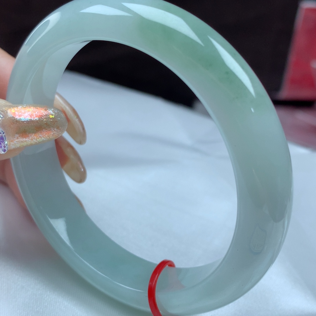 翡翠手镯未镶嵌96730，