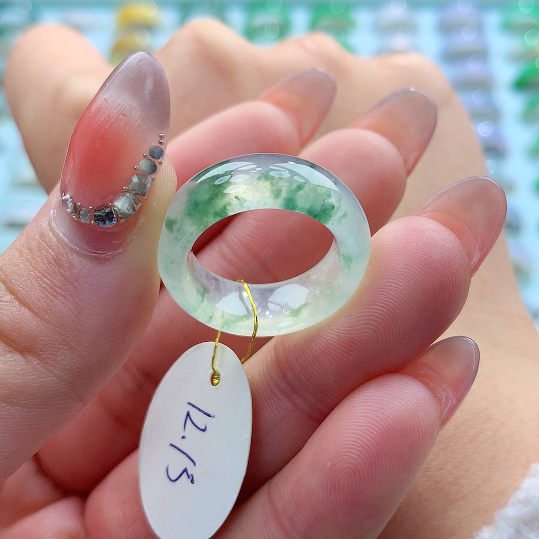 翡翠戒指未镶嵌熠**辰12.13号