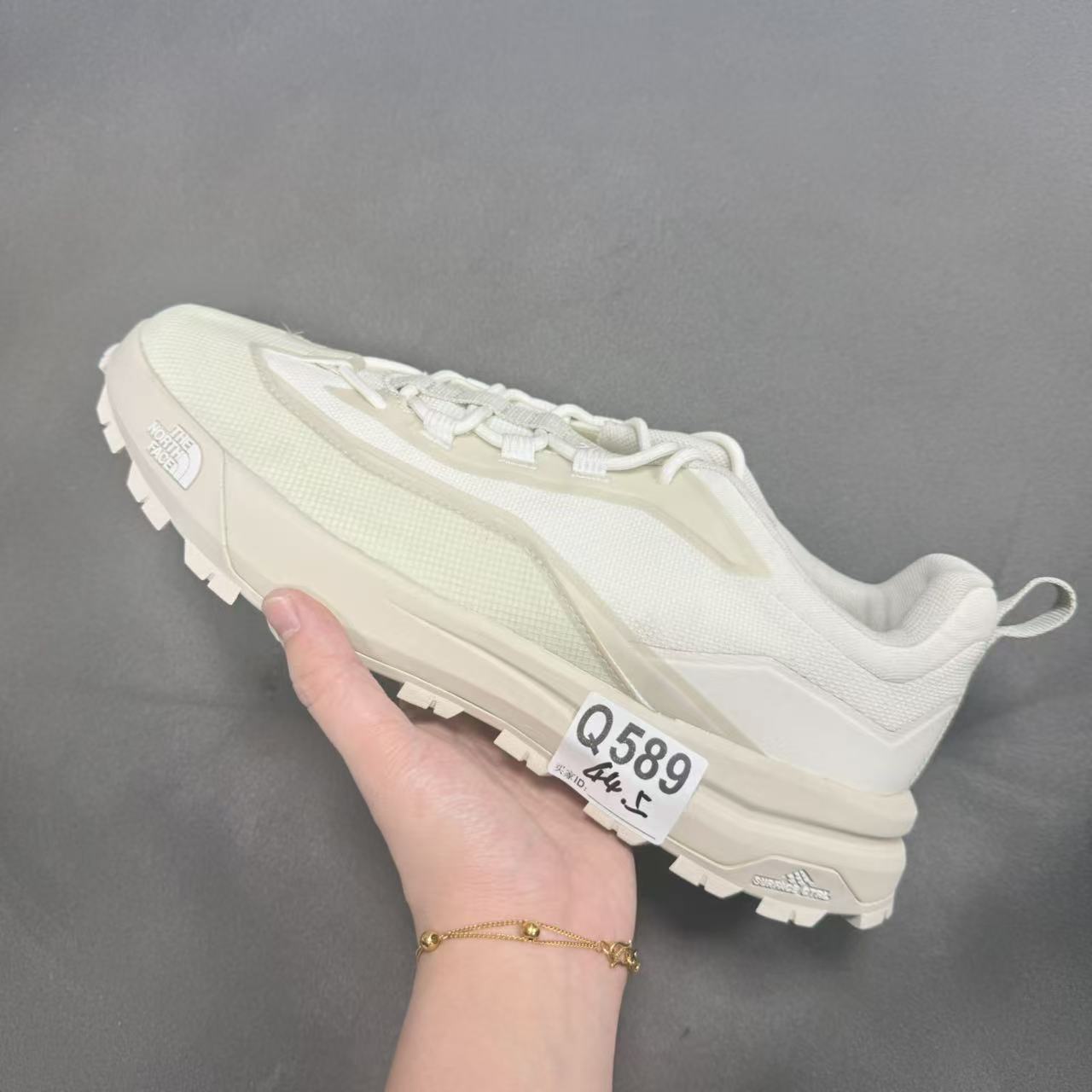 低帮越野跑鞋户外徒步运动鞋 Q589( 无原盒 鞋垫原垫 ）