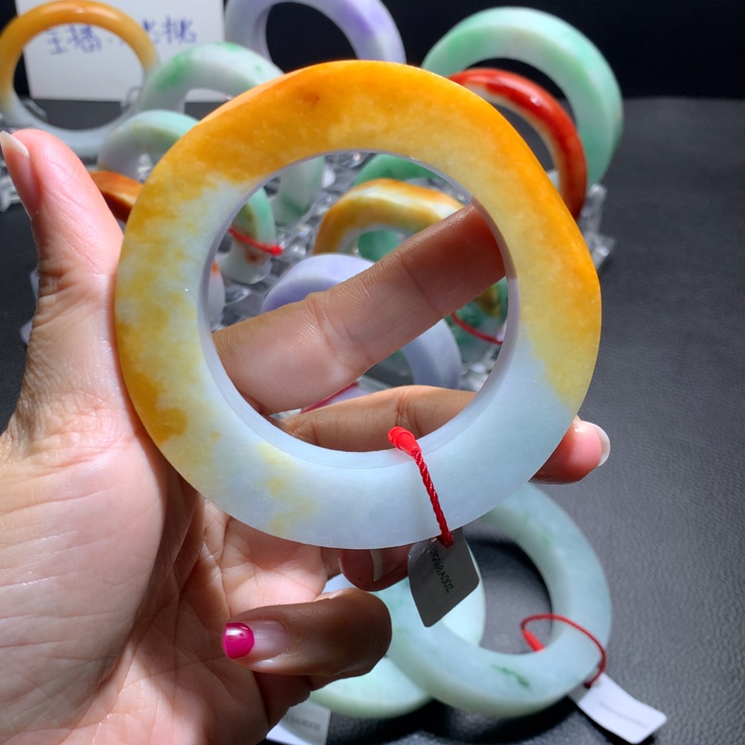 未镶嵌鸡油黄定制翡翠