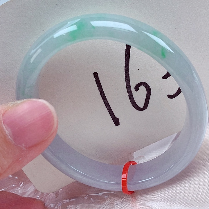 翡翠未镶嵌手镯（圆镯）翡翠