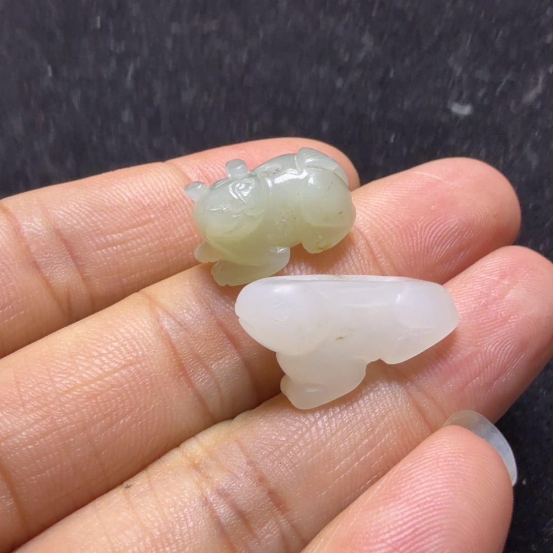 4***力和田玉未镶嵌颈饰