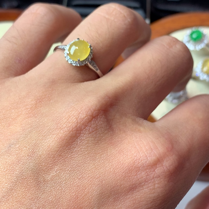 翡翠戒指未镶嵌翡翠