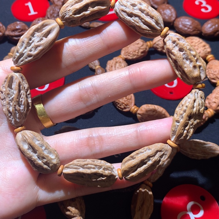 文玩核桃手串100金条