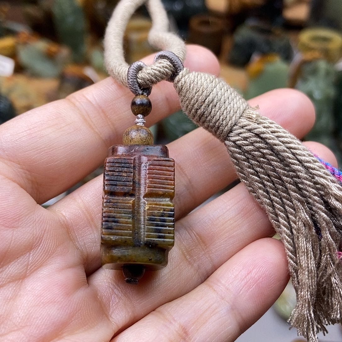 岫岩河磨玉（透闪石质玉）未镶嵌珠宝奇石