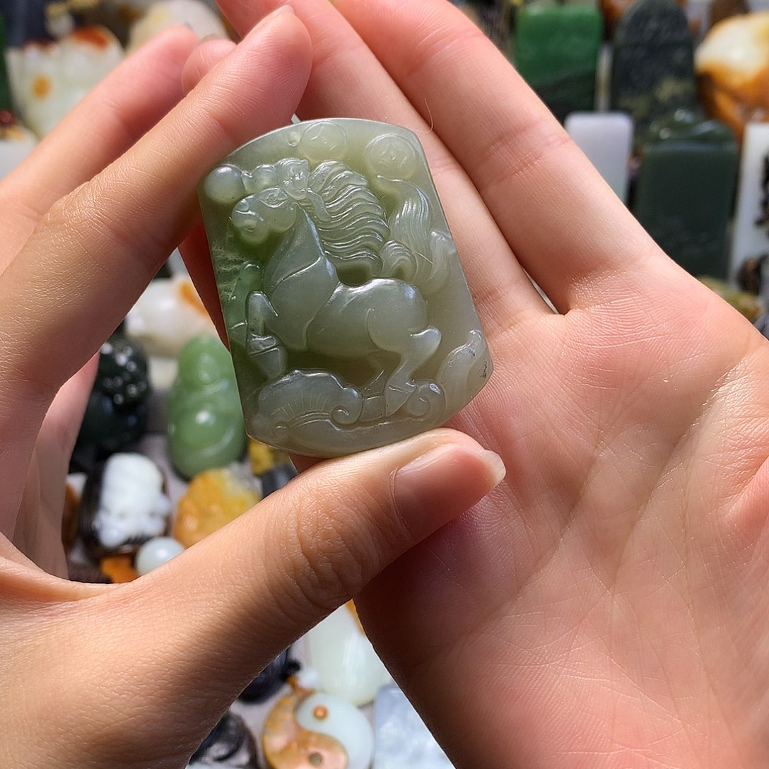 颈饰未镶嵌和田玉