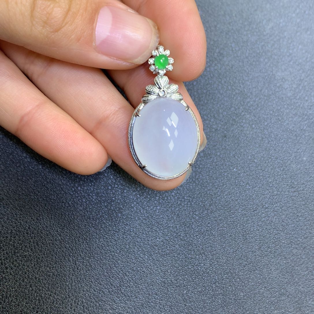 翡翠颈饰18K金镶嵌翡翠