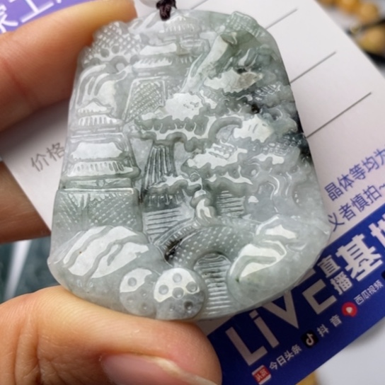 翡翠颈饰未镶嵌翡翠