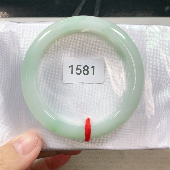 翡翠手镯未镶嵌天然翡翠手镯54