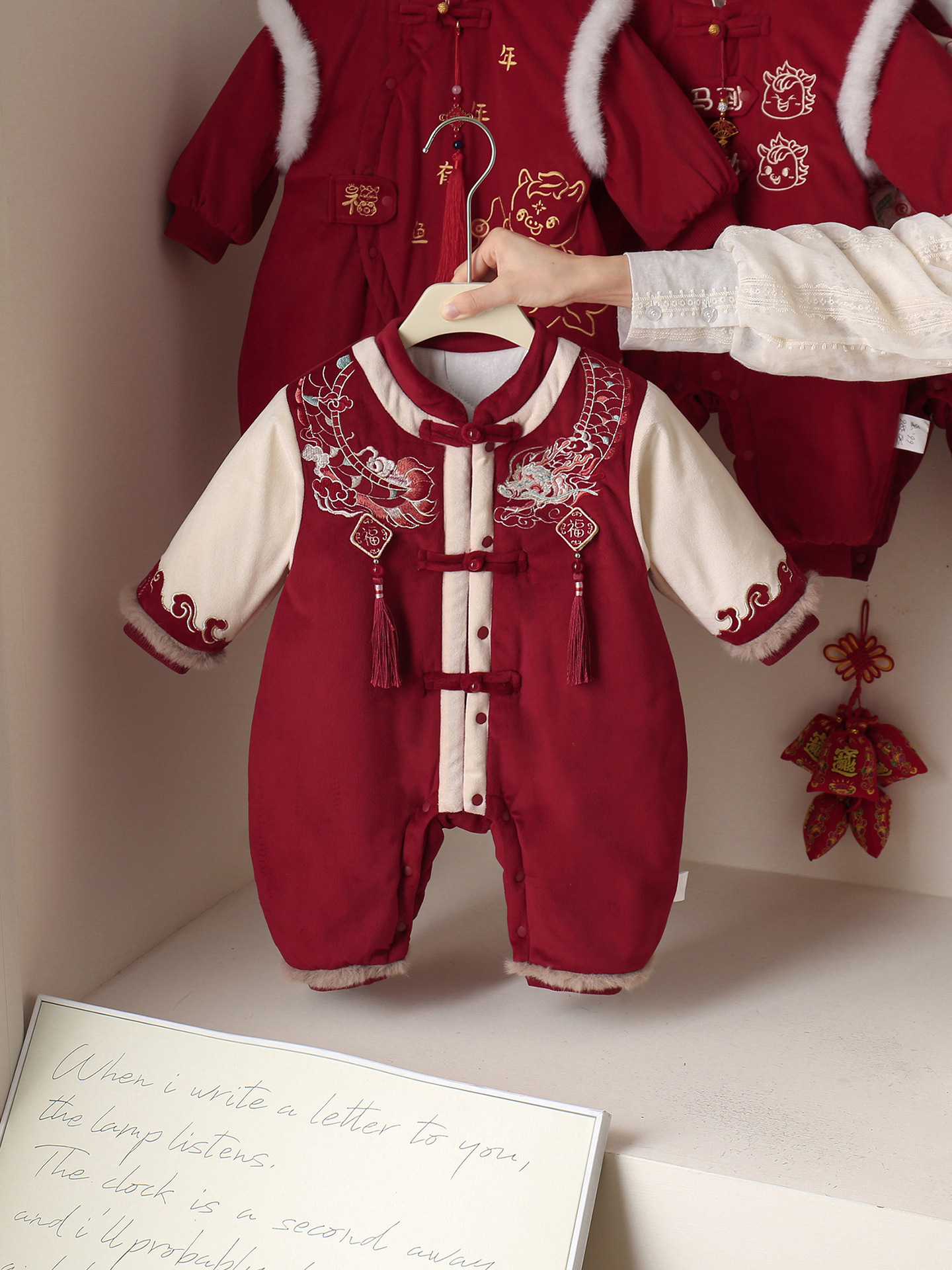 宝宝百天冬款红色衣服婴儿喜庆百日宴爬服婴幼儿周岁生日抓周礼服