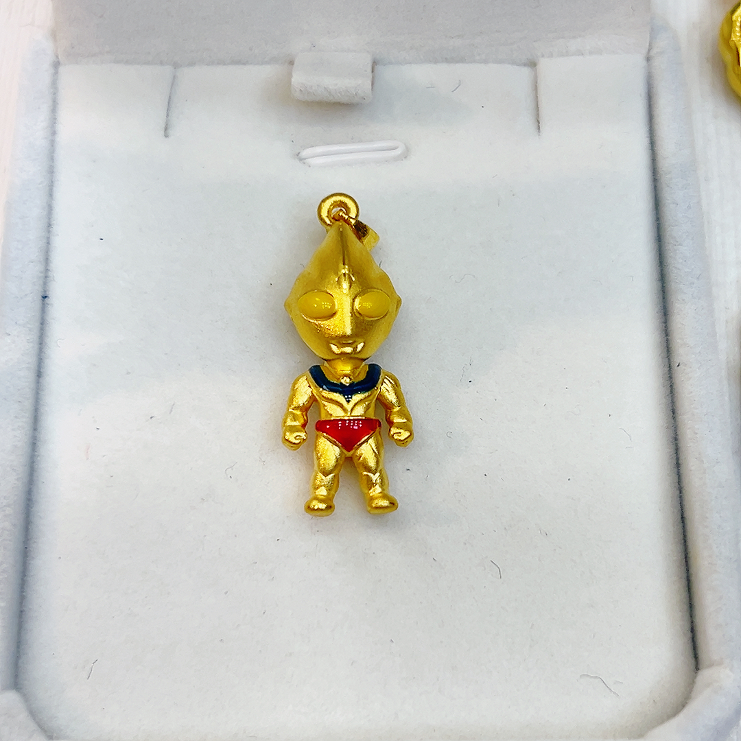 足金999奥特曼吊坠加4珠