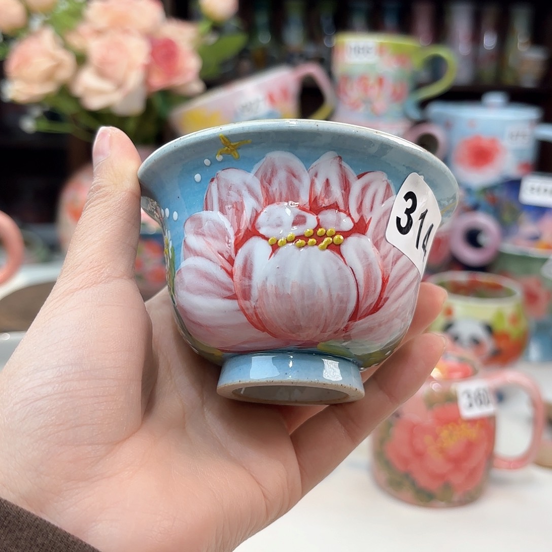 瓷片兔兔好de mo mo ok k lv