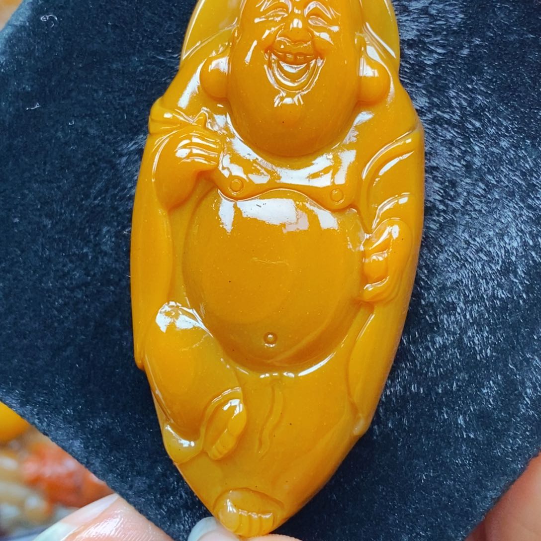 未镶嵌石英质玉（黄龙玉）颈饰
