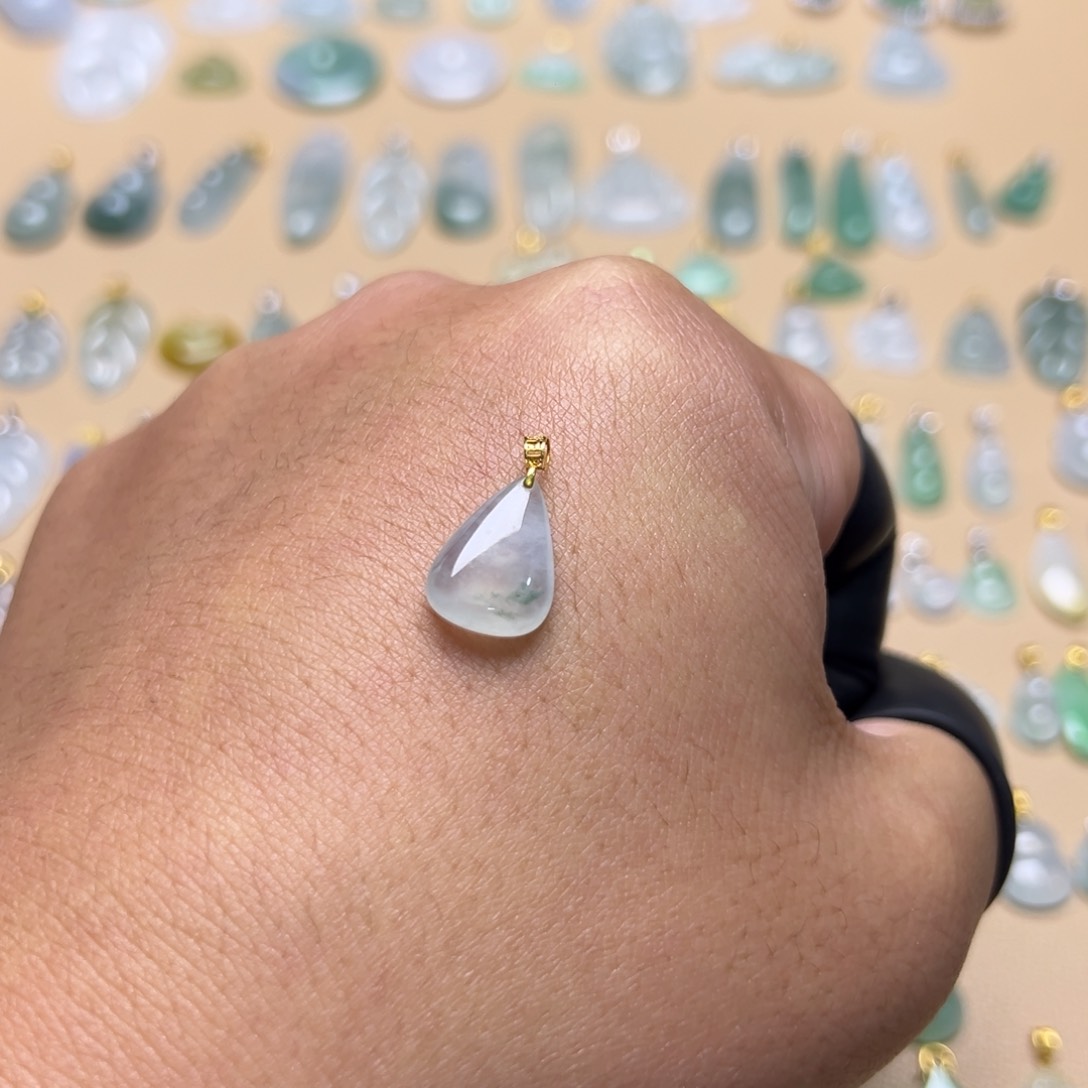 翡翠颈饰18K金镶嵌水滴