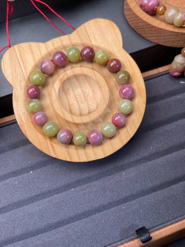 精品七彩盐源玛瑙手串