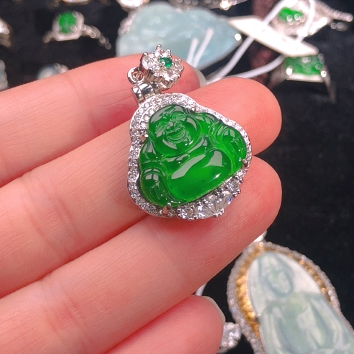 翡翠颈饰未镶嵌1，