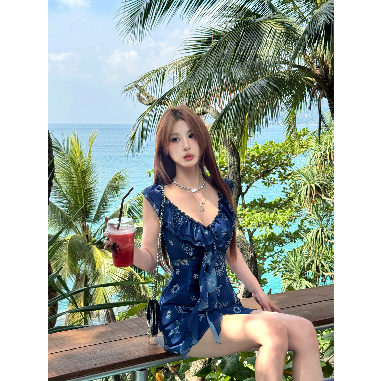 Mejiu蜜九【浪岫瞬间】克莱因蓝度假风连衣裙春夏甜辣碎花显瘦裙子