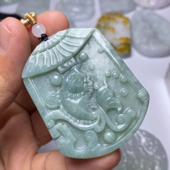 翡翠未镶嵌颈饰翡翠