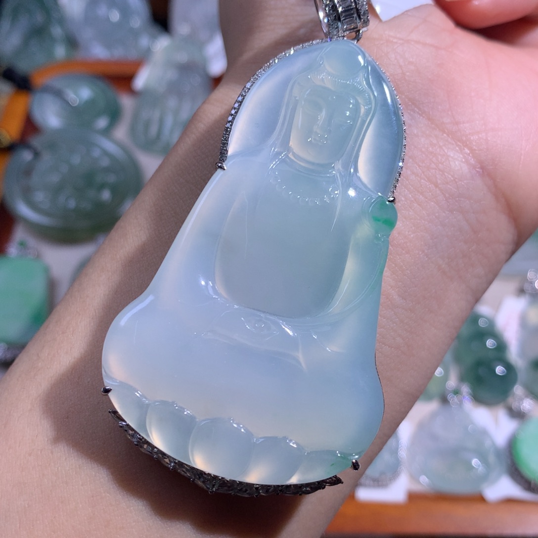 翡翠吊坠(不含链)18K金镶嵌冰观音