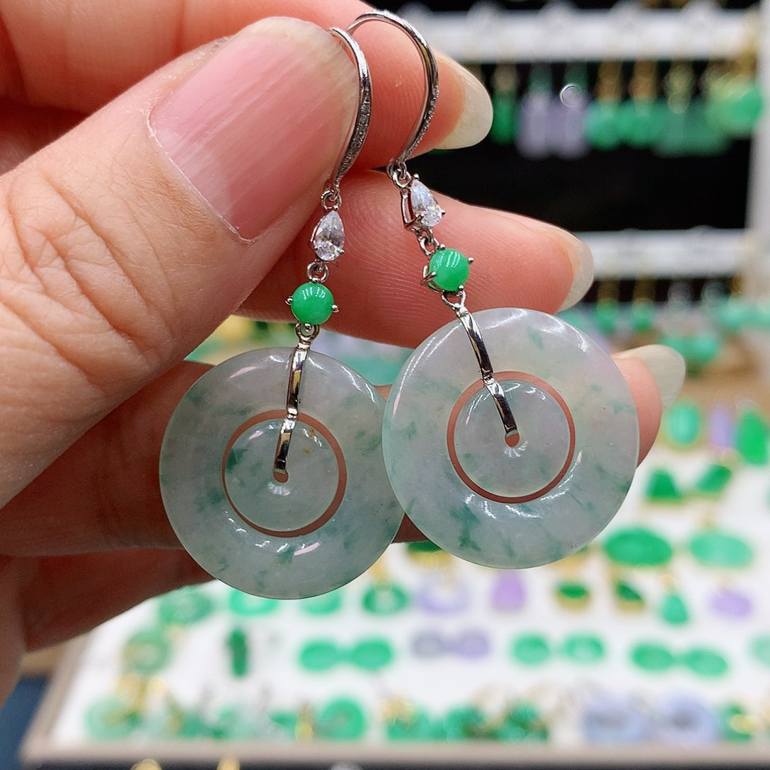 翡翠耳饰18K金镶嵌的