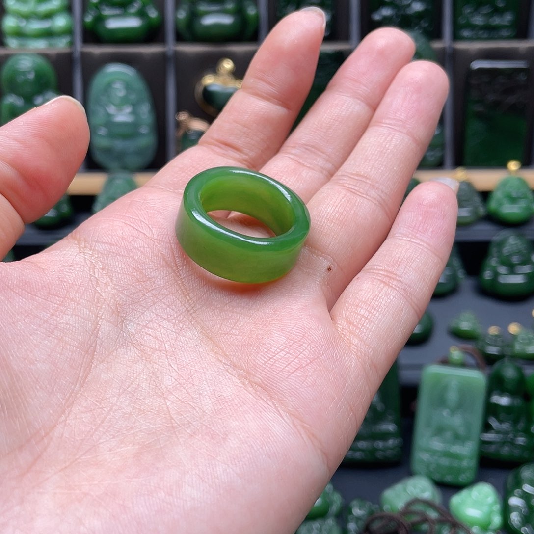 未镶嵌戒指和田玉&*朵