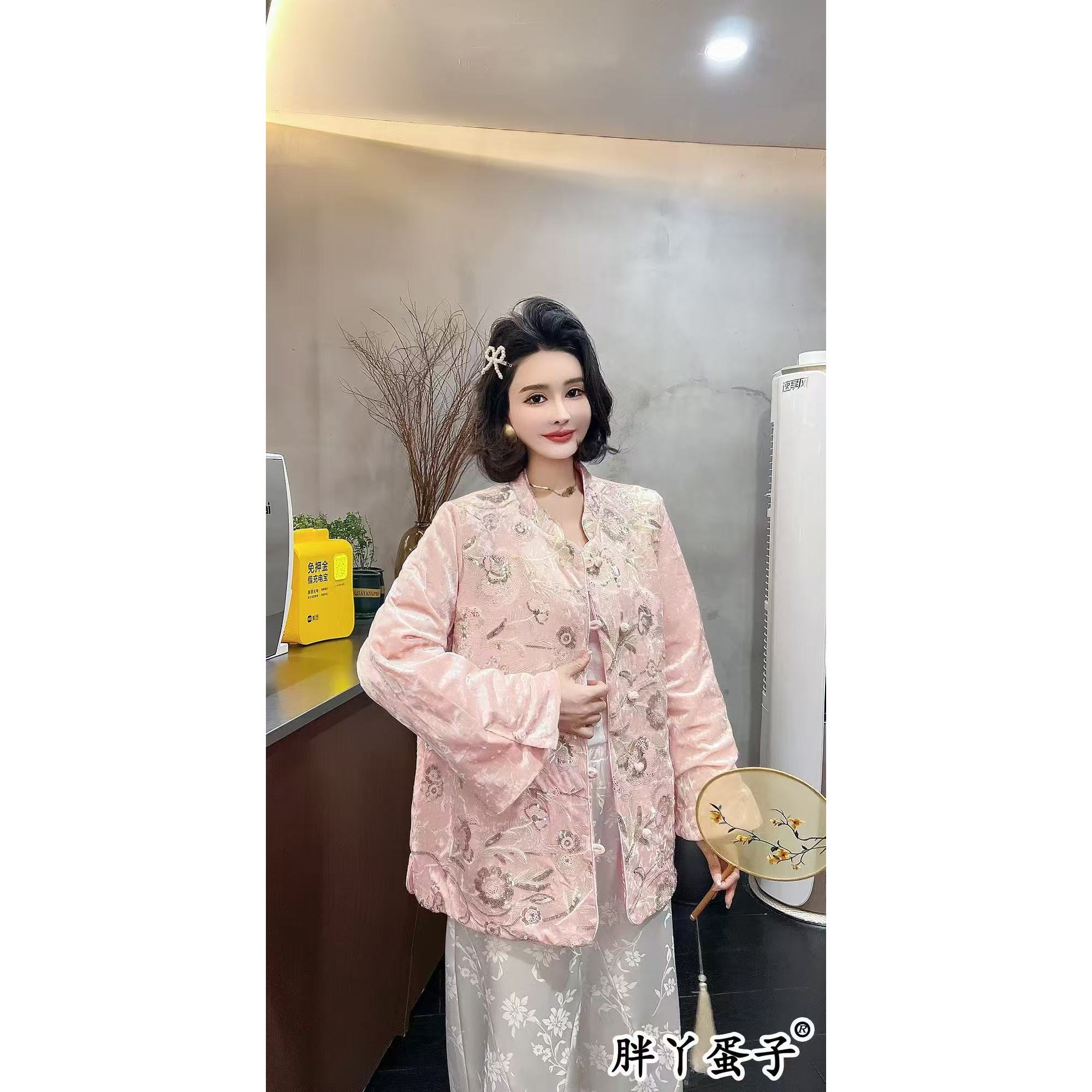 新中式复古高级感粉色丝绒绣片国风外套8336
