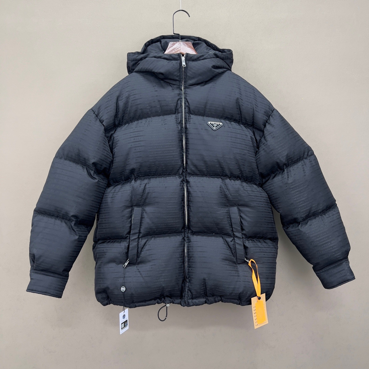 未使用 Prada/普拉达 Re-Nylon风帽羽绒夹克36码 cl00471