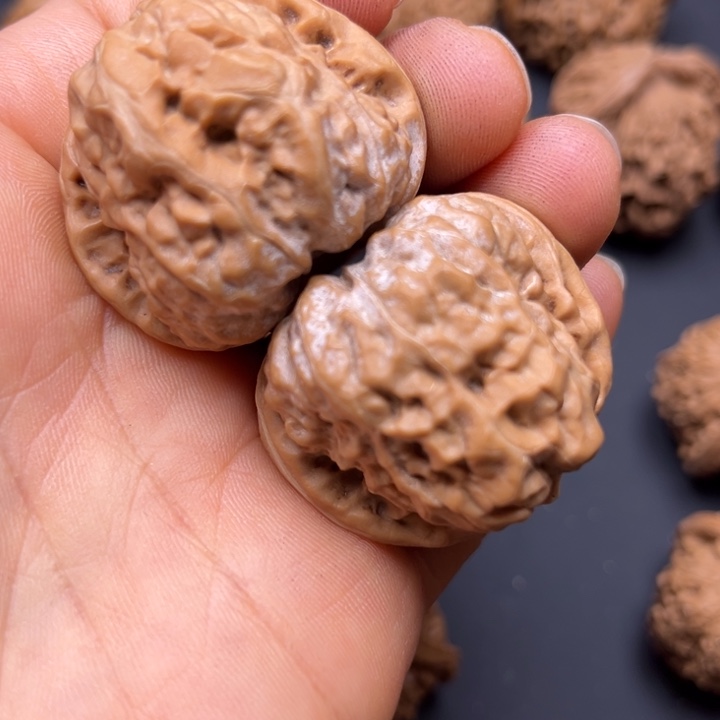 文玩核桃把件红*斋蛤蟆